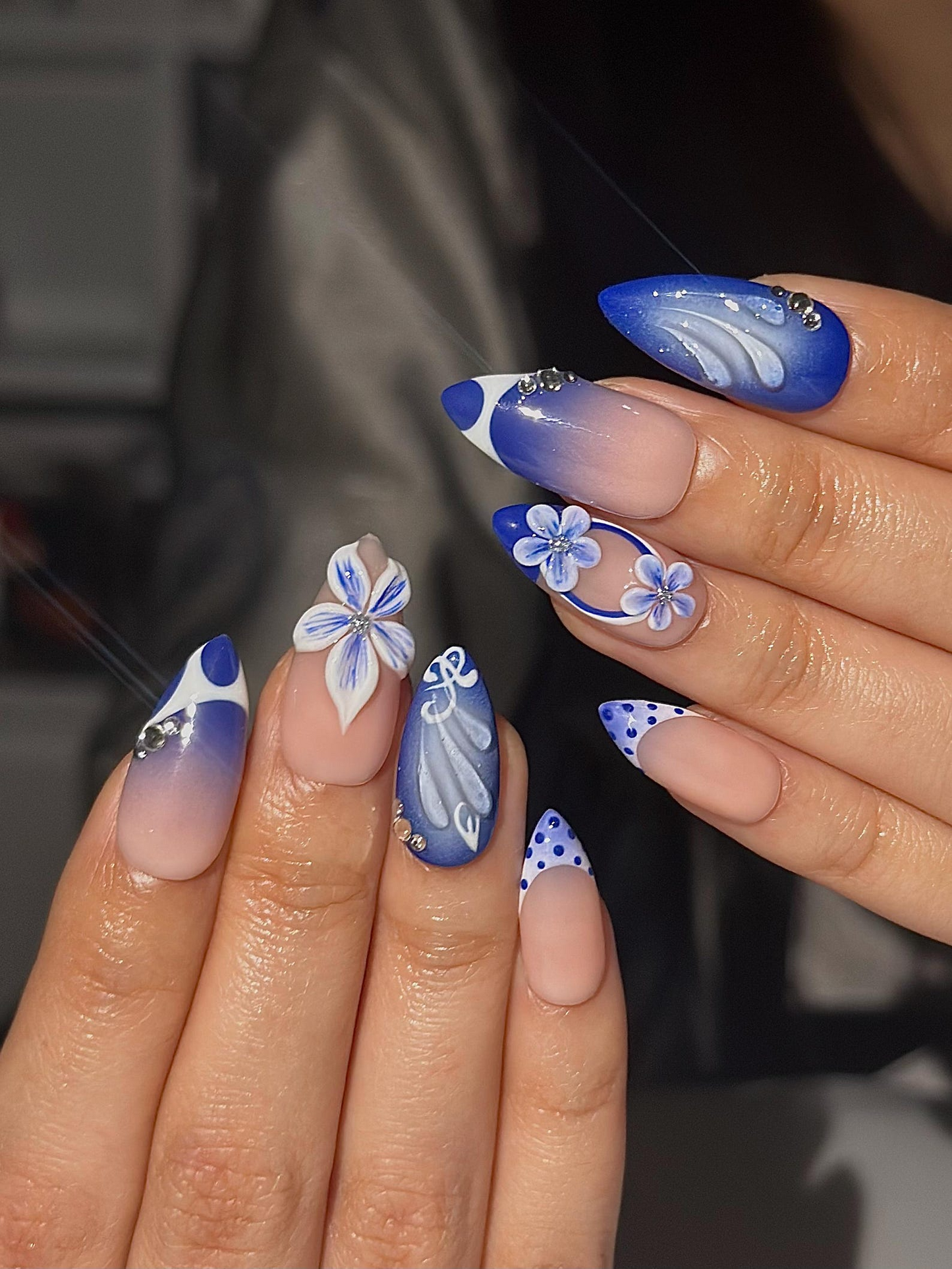 ブルー フラワー フレンチチップ ネイルチップ｜Hand Painted フラワー ネイル｜上品 ブルー オンブレ ネイル｜ハンドメイド ネイルチップ｜DC1036HC