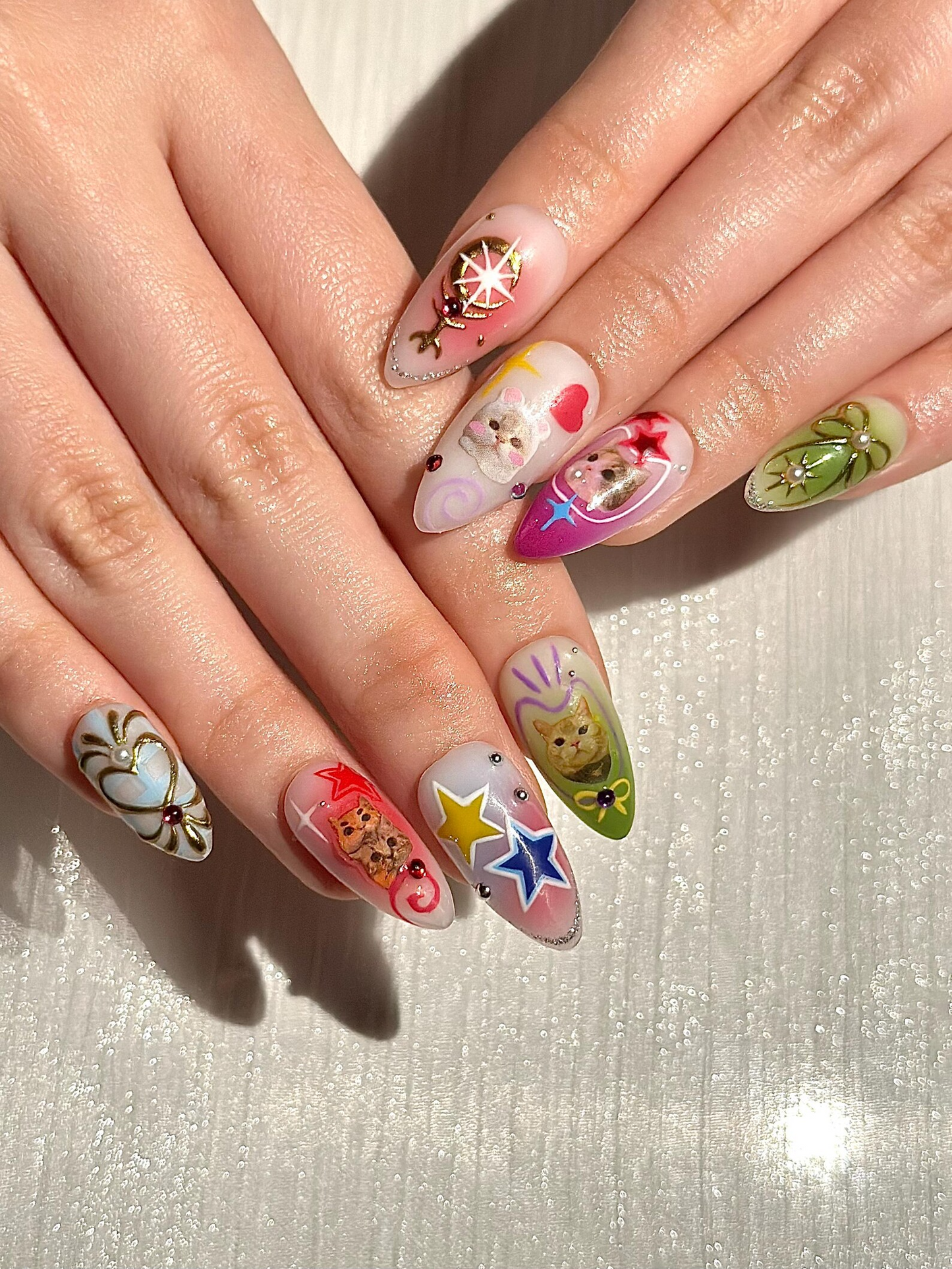 Kawaii キャット ネイルチップ｜Y2K かわいい Kitty ネイル｜Colorful ネイル｜Harajuku Pop ネイルアート｜ハンドメイド かわいい ネイルチップ｜JB313HC