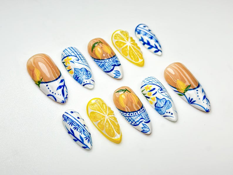 Lemon Garden ネイルチップ｜ブルー ホワイト フラワー Ceramic ネイルアート｜夏 Lemon Zest ネイル｜Fresh Fruit ネイル｜Fresh ネイル｜JC934HK