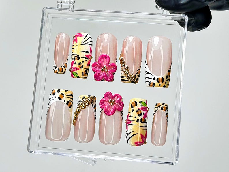 Leopard フラワー ネイルチップ｜ピンク フラワー Cheetah フレンチチップ ネイルアート｜Safari ネイルチップ｜Animal Print ネイルチップ｜Wild Animal｜HB943YK