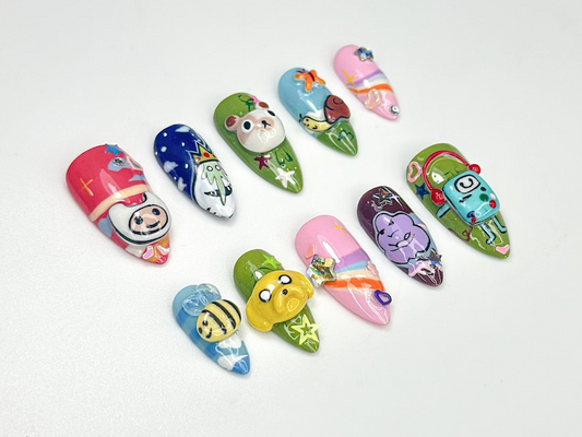 Adventure Time かわいい ネイルチップ｜3D Cartoon Characters & Bee Accents｜ハンドメイド Pop Culture ネイルアート｜かわいい Animation ネイルセット｜JB116HC