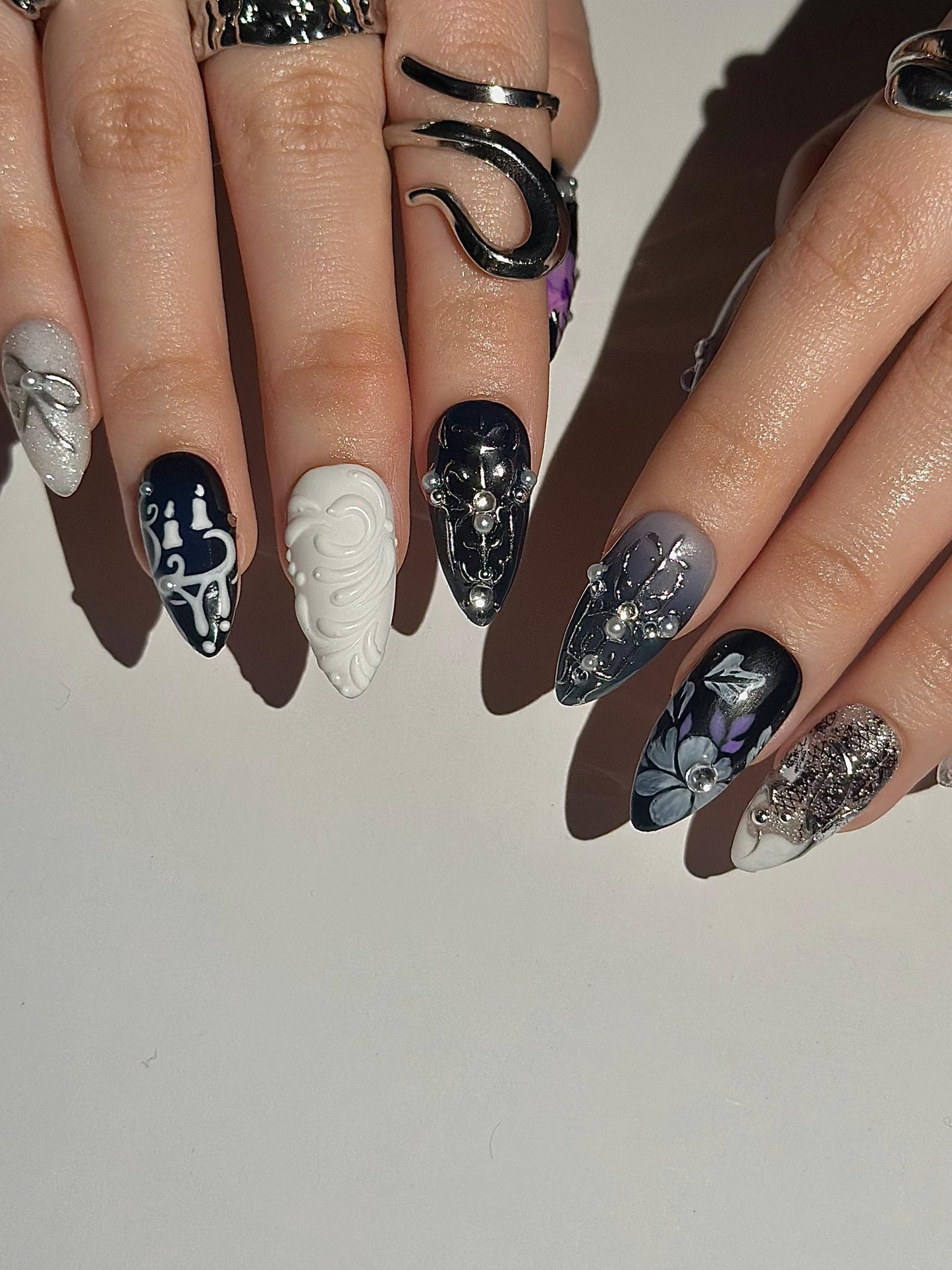 ゴシック Violet クローム ネイルチップ｜ブラック シルバー 上品 ネイル｜3D Baroque フラワー ネイル｜Dark 上品 ネイル｜JC310HC