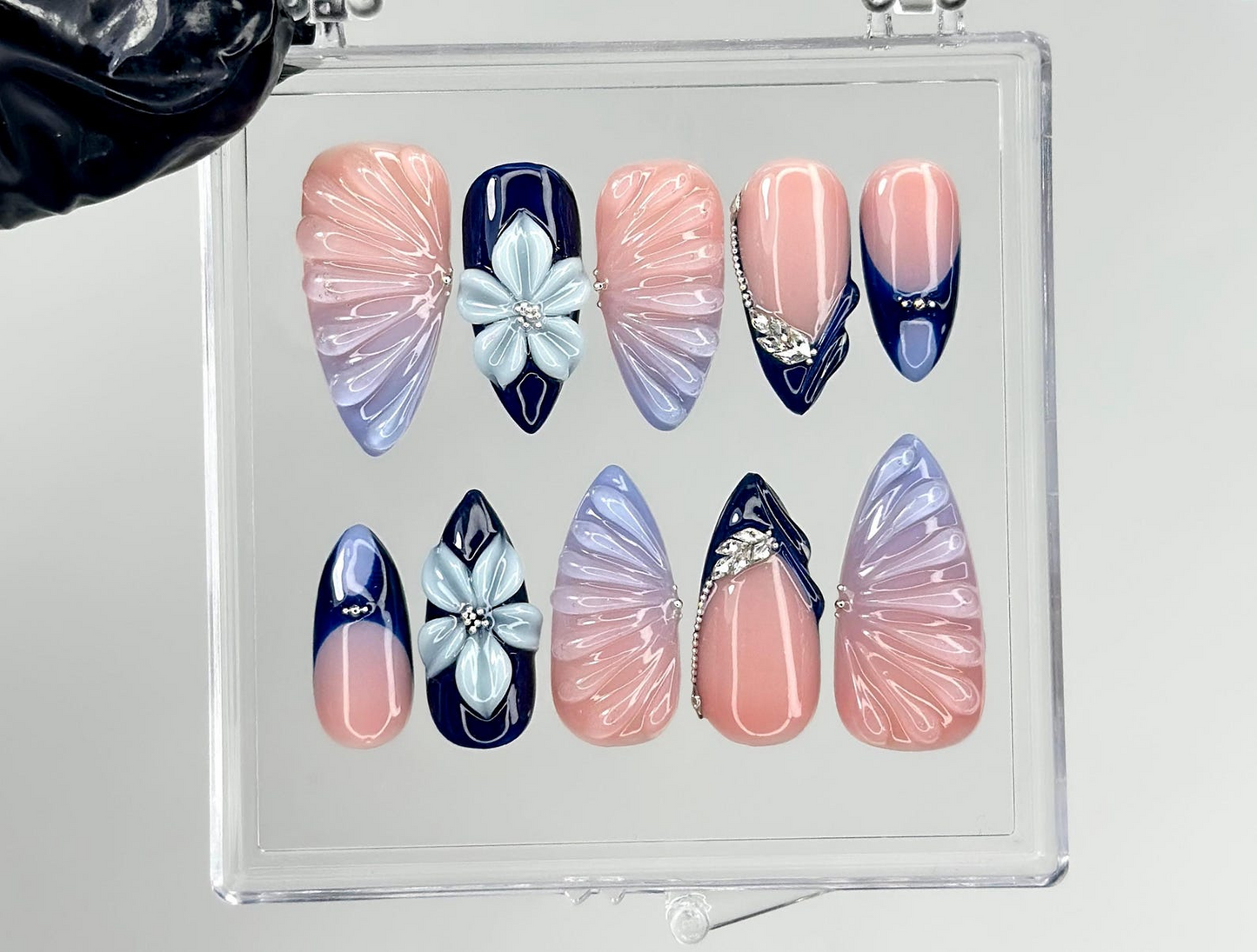 Midnight Blossom 春 ネイルチップ｜Navy フラワー Ombré ネイルアート｜上品 フラワー ブルー ネイル Set｜上品 チーク オンブレ ネイル｜HC1240EC