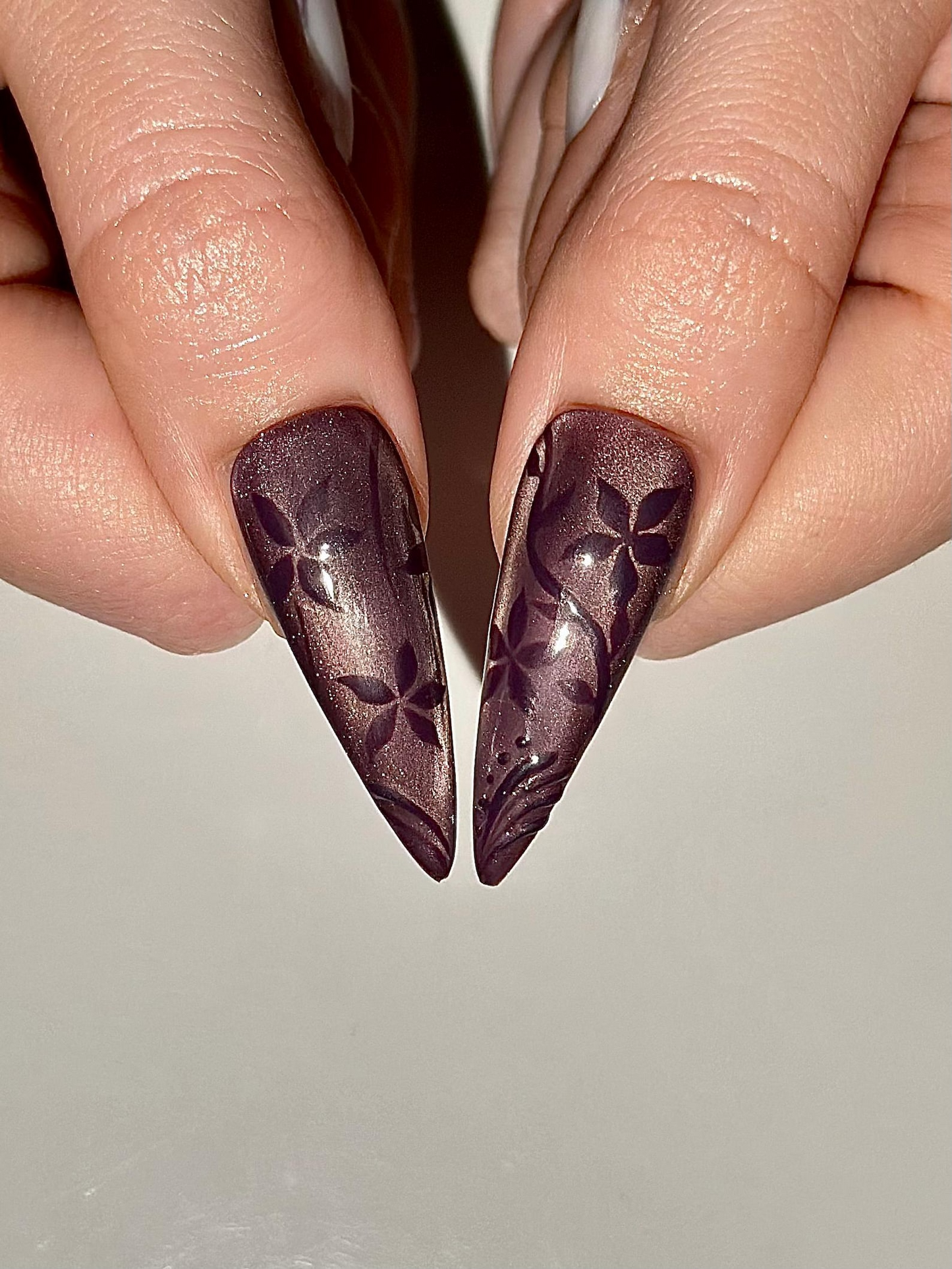 Dark パープル キャットアイ ネイルチップ, Mystic フラワー フレンチチップ ネイル, Ethereal Smoky Velvet ネイル, ゴシック 上品 スティレット ネイルチップ, HC1292HK