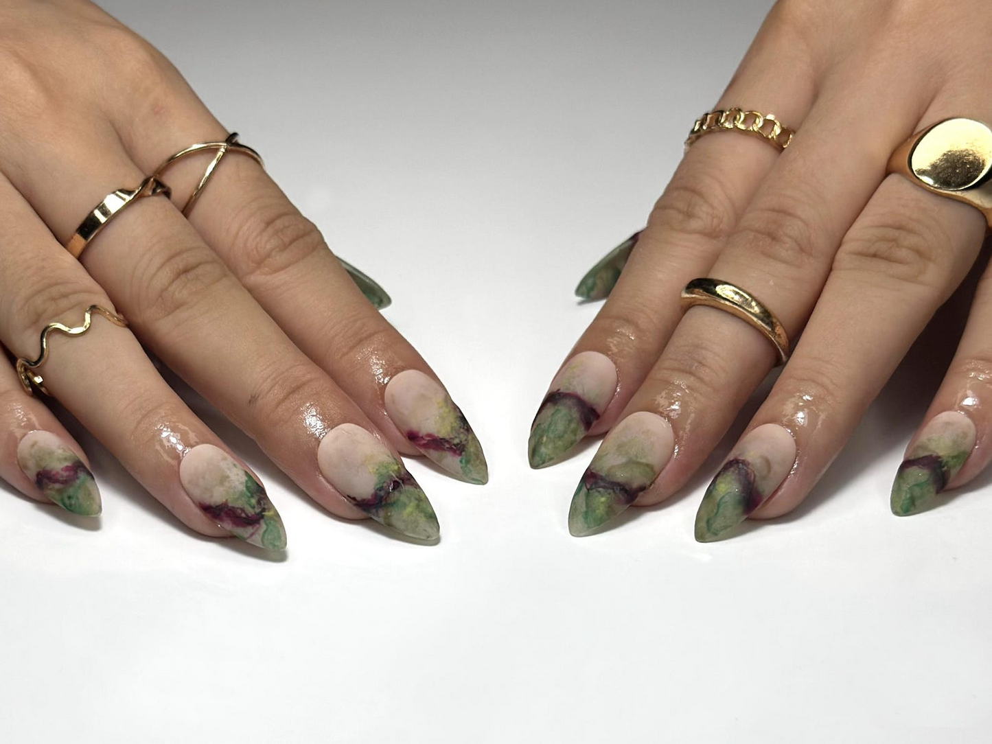 Mystic Jade Marble ネイルチップ｜Natural Stone・風 ネイルアート｜上品 グリーン & Burgundy Veins｜ユニーク ビジュー ネイルチップ｜HB1059EC
