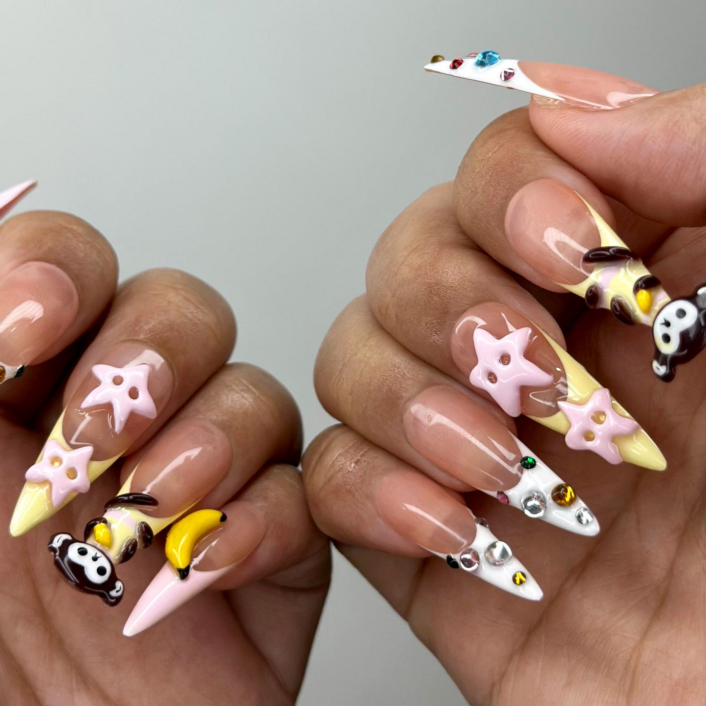 3D Monkey Banana ネイルチップ｜かわいい ピンク スター & Fruit ネイルチップ｜Kawaii ハンドメイド ネイルアート｜Playful かわいい ネイル｜Cartoon ネイル｜HB255YC