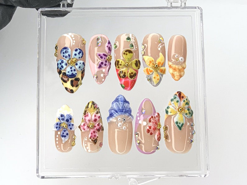 Tropical Bloom ネイルチップ｜鮮やか Orchid ネイルチップ｜Exotic フラワー ネイルチップ｜Colorful Blossom ネイルアート｜Colorful｜HB490YC