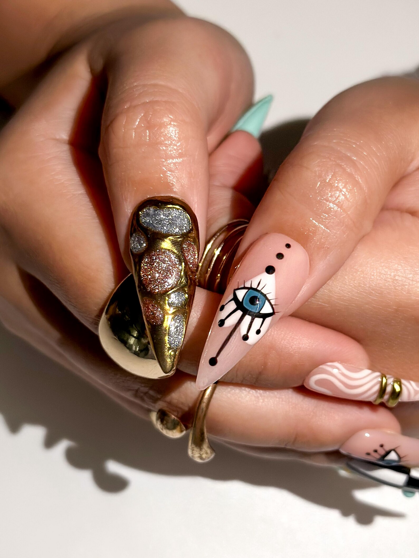 Gilded 上品 Colorful ネイルチップ｜Eye Art ゴールド Ring ネイル｜ハンドメイド ヌーディー スティレット ネイルアート｜上品 Statement ネイルチップ｜JB302EC
