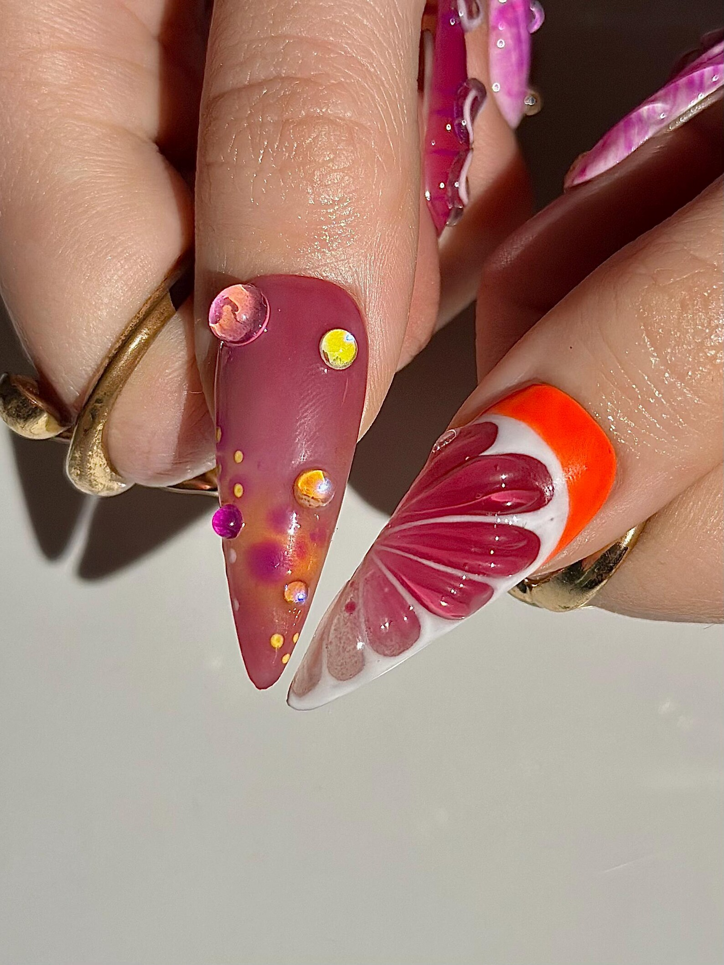 Midnight Sun Aesthetic ネイルチップ, 3D パープル Seashell and Hibiscus フラワー ネイル, Maximalist Tropical Y2K 上品 ネイルチップ, HB1287HK