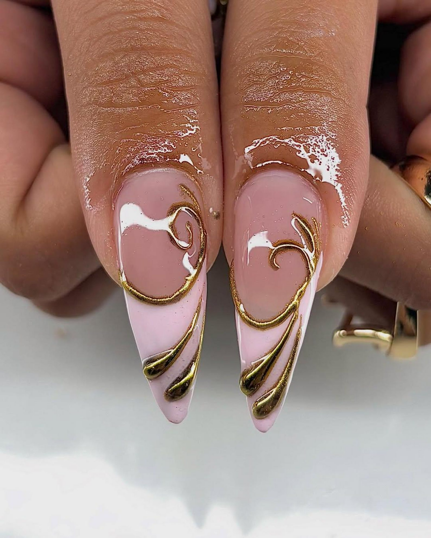 ヌーディー ピンク ゴールド ネイルチップ｜上品 Molten Metal ネイルアート｜上品 ロング スティレット ネイルチップ｜Baroque Couture Nail Design｜HC1246HC