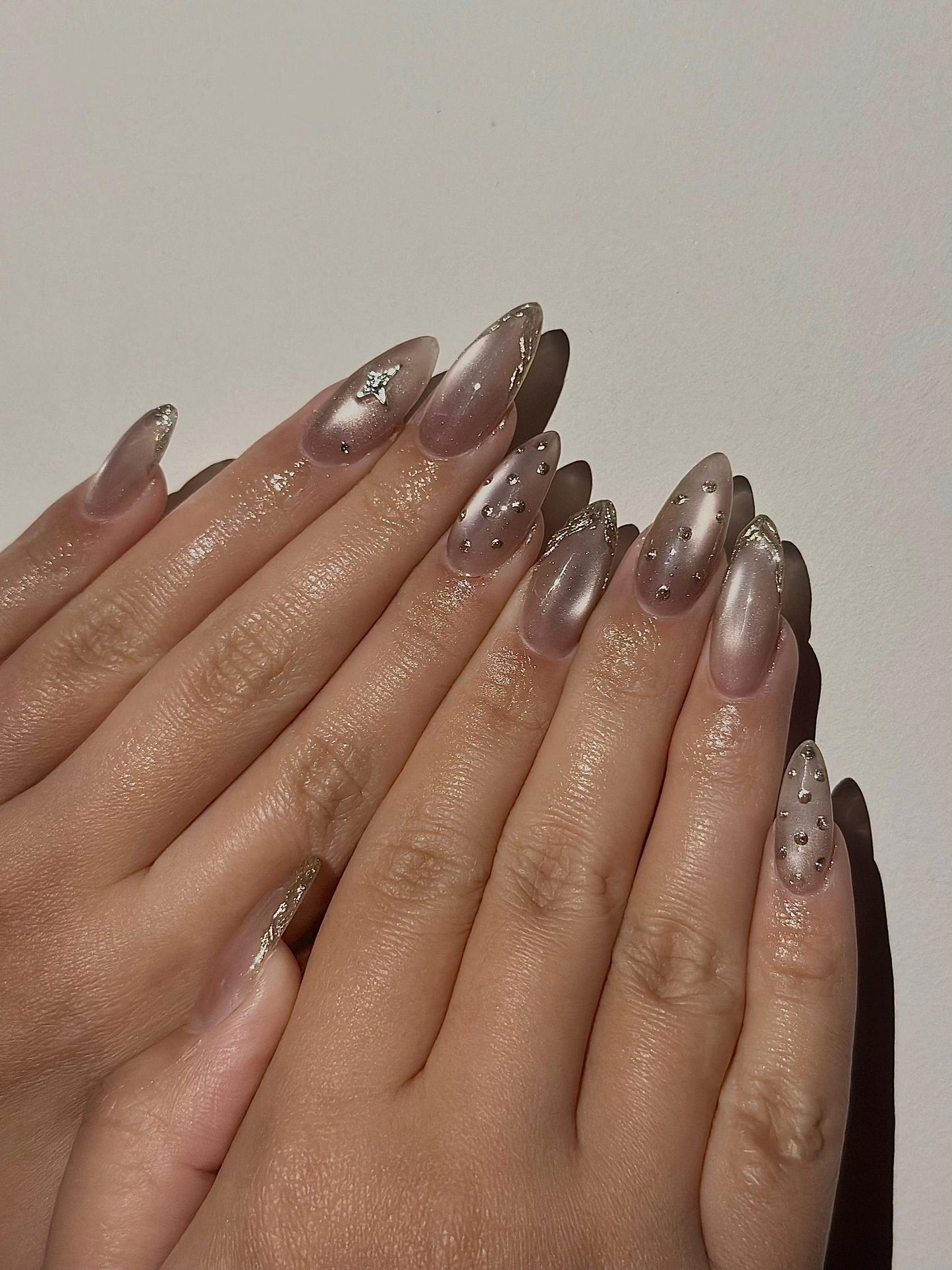 上品 キャットアイ ネイルチップ, 上品 ゴールド Foil Trim ネイルチップ, 上品 ヌーディー Shimmer ネイル for ウェディング and Formal Events, HC1293HC