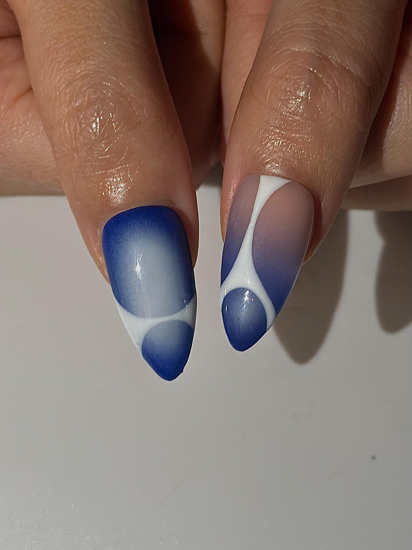 ブルー フラワー フレンチチップ ネイルチップ｜Hand Painted フラワー ネイル｜上品 ブルー オンブレ ネイル｜ハンドメイド ネイルチップ｜DC1036HC