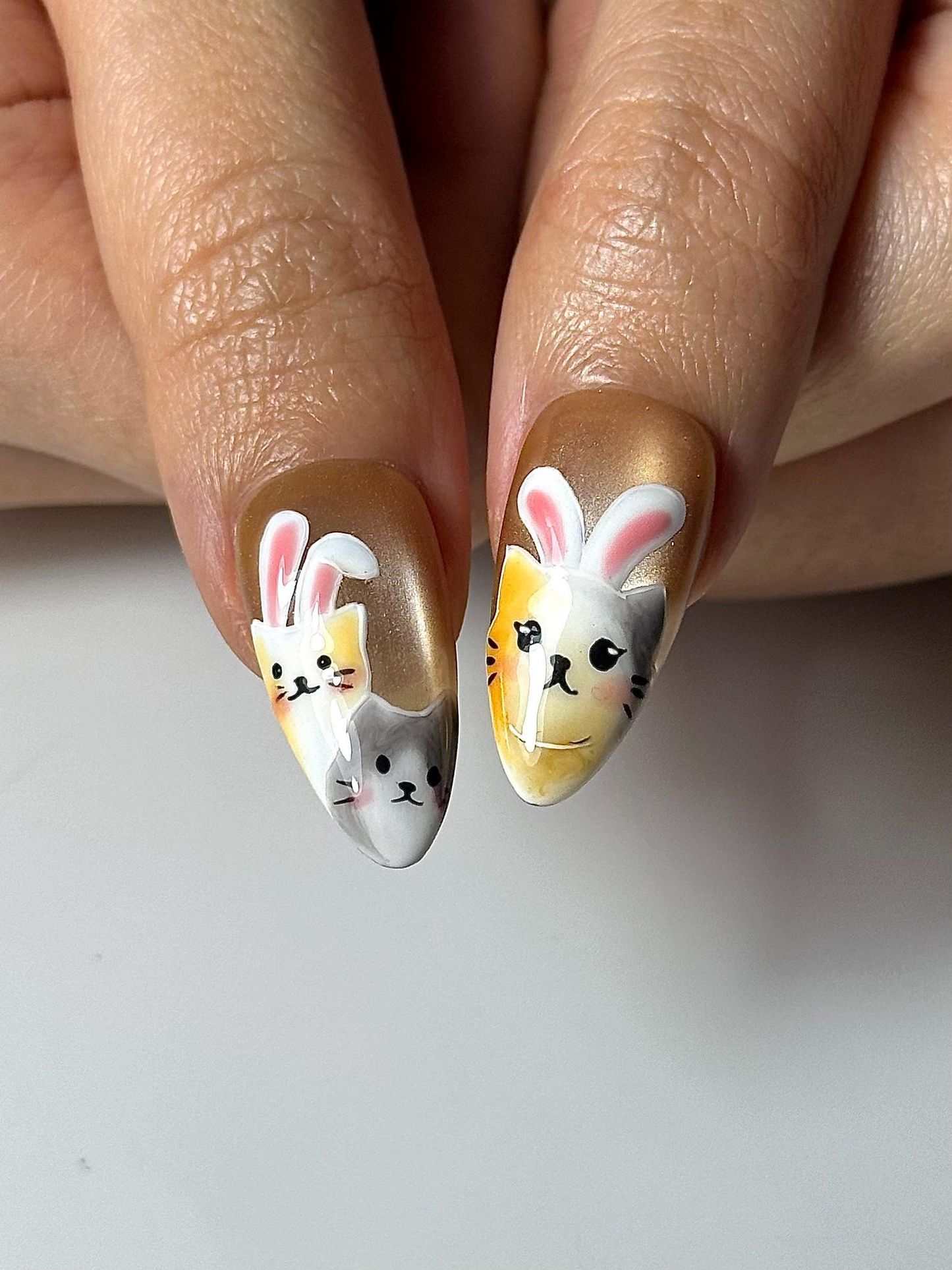 バニー キャット ゴールド ネイルチップ｜かわいい ラビット Kitty ネイルアート｜Kawaii Animal ネイル｜ゴールド アーモンド ネイル｜ハンドメイド ネイルチップ｜HC1301HC
