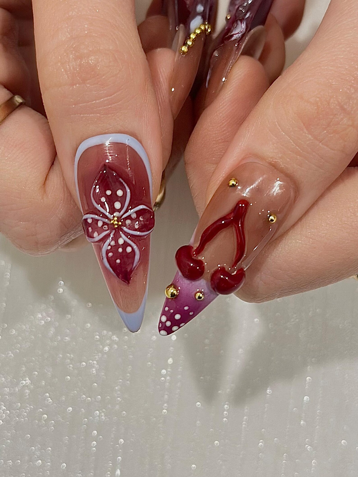 Burgundy Baroque ネイルチップ｜上品 チェリー レッド ネイル｜ゴールド Accent ネイル｜上品 Marble ネイル｜ハンドメイド Glam ネイルチップ｜JC316HC