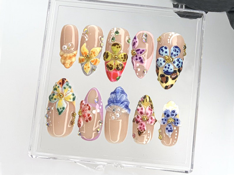 Tropical Bloom ネイルチップ｜鮮やか Orchid ネイルチップ｜Exotic フラワー ネイルチップ｜Colorful Blossom ネイルアート｜Colorful｜HB490YC