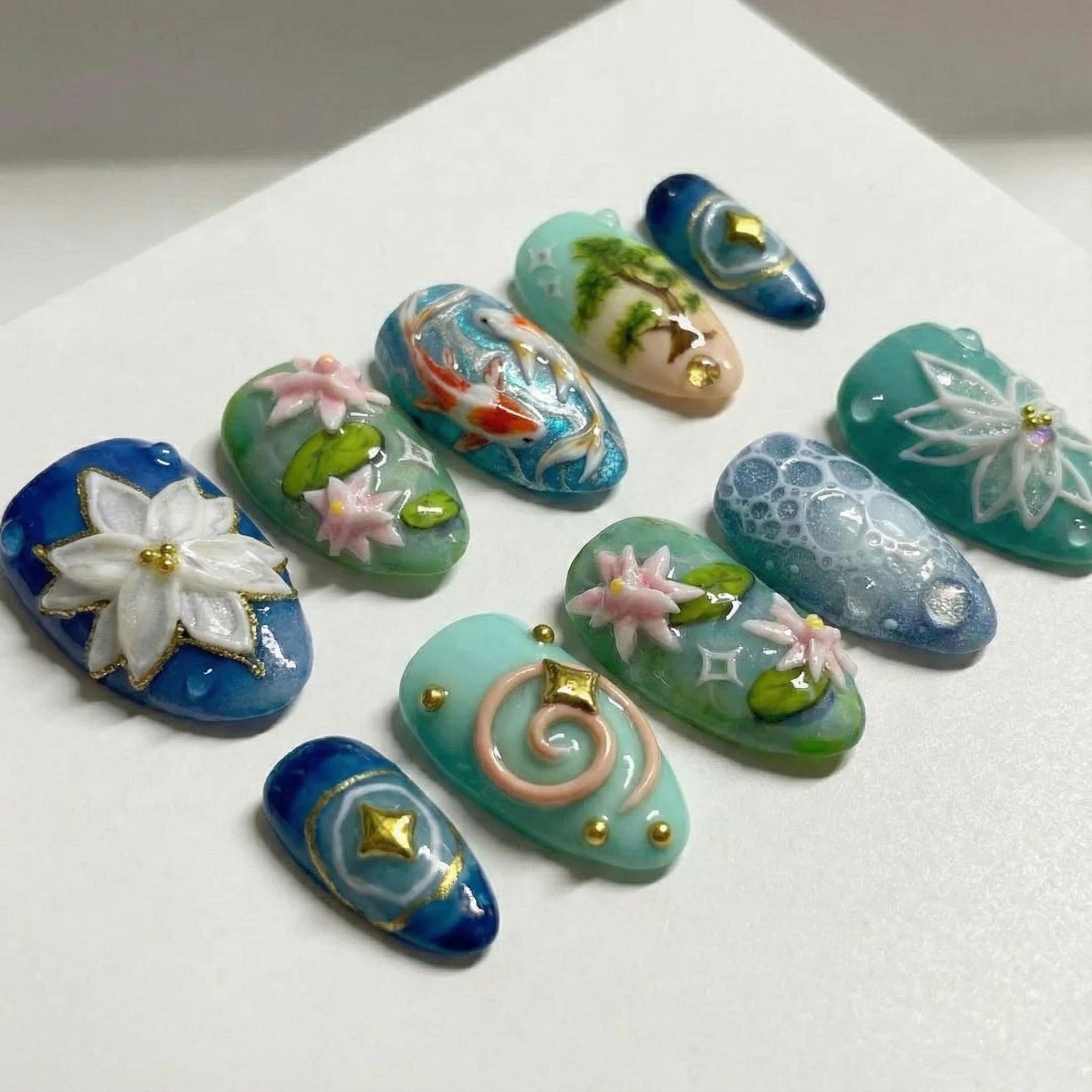 Lotus Koi Serenity ネイルチップ｜禅 Pond ネイルアート｜鯉 & 蓮の花 ネイル｜ナチュラル 風 ネイルチップ｜JB264EC
