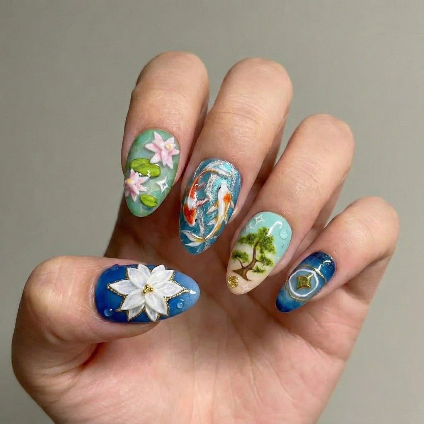 Lotus Koi Serenity ネイルチップ｜禅 Pond ネイルアート｜鯉 & 蓮の花 ネイル｜ナチュラル 風 ネイルチップ｜JB264EC
