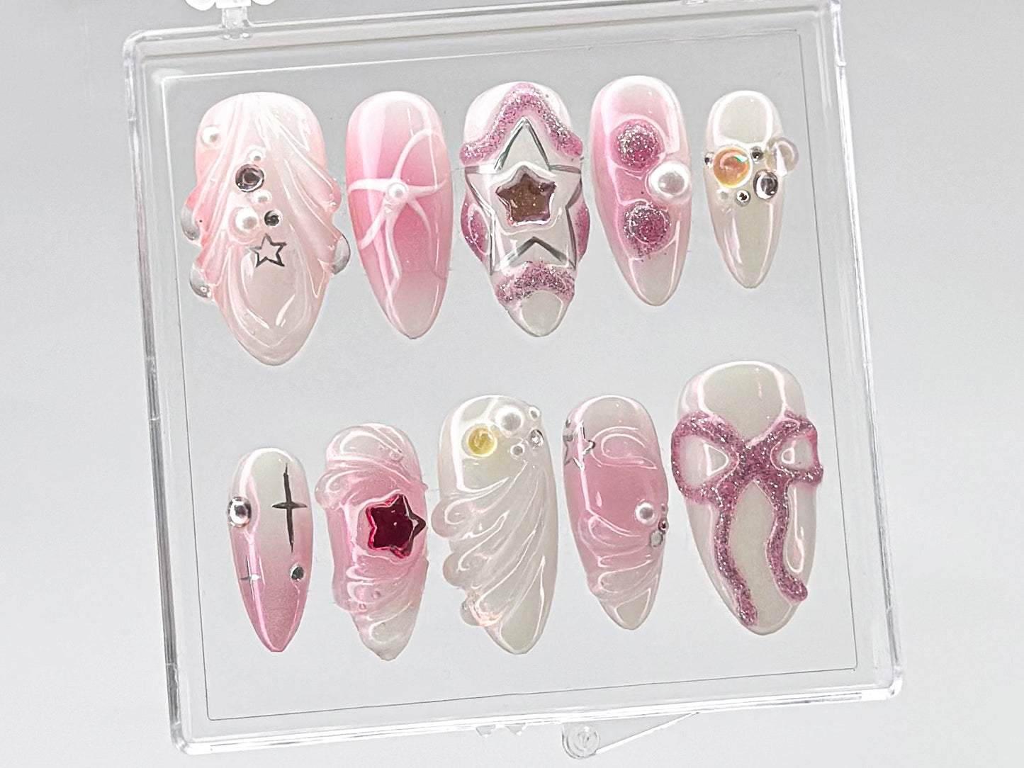 Glamorous ピンク ネイルチップ｜Charming ピンク リボン On ネイルチップ｜Nail Charms｜上品 スター Charms Y2K ネイル｜ピンク ネイルチップ｜HD444T