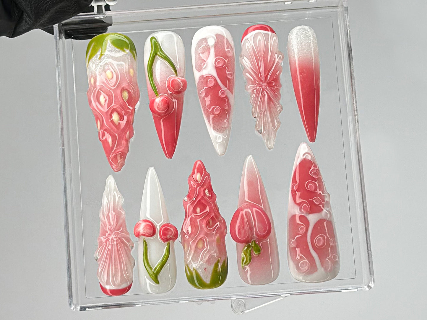 ピンク Fruit ネイルチップ｜ネイルセット With いちご On ネイルチップ｜Free Style 夏 Fruit ネイルアート｜Nail Charms｜ピンク ネイルチップ｜HD513TK