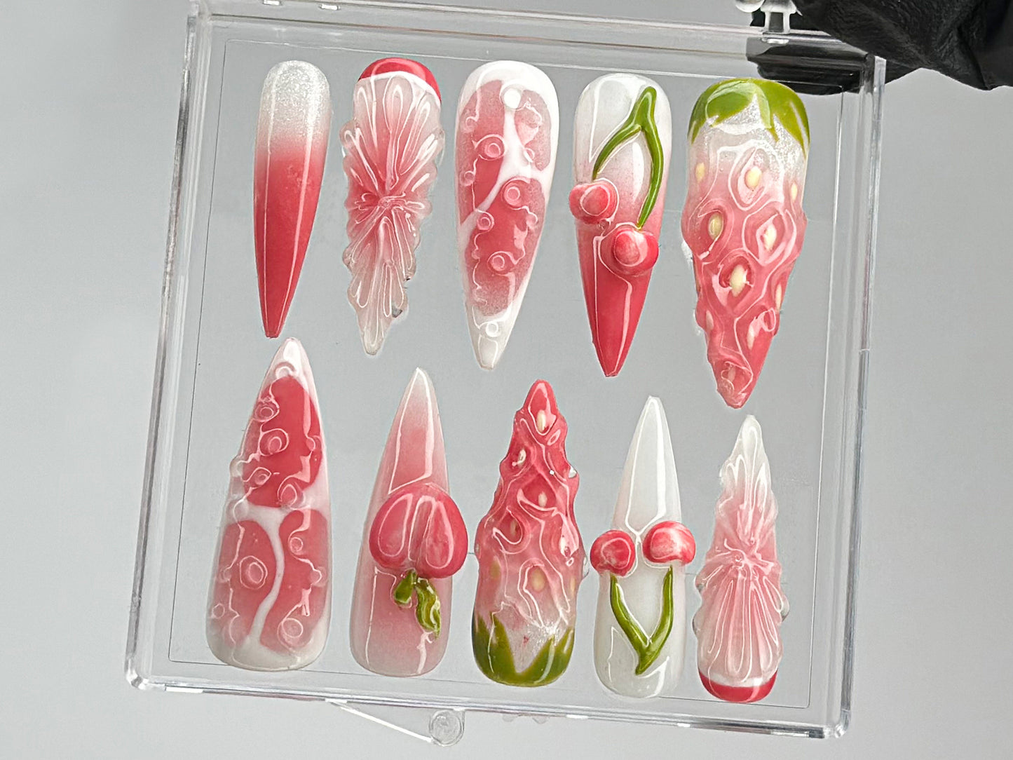 ピンク Fruit ネイルチップ｜ネイルセット With いちご On ネイルチップ｜Free Style 夏 Fruit ネイルアート｜Nail Charms｜ピンク ネイルチップ｜HD513TK
