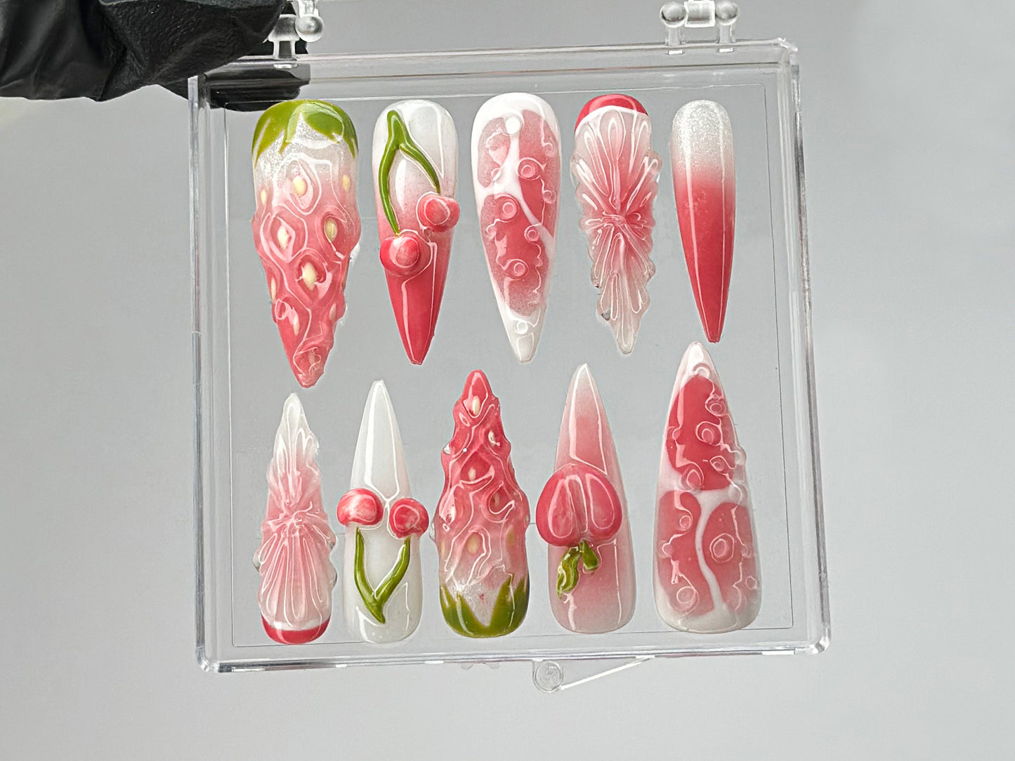 ピンク Fruit ネイルチップ｜ネイルセット With いちご On ネイルチップ｜Free Style 夏 Fruit ネイルアート｜Nail Charms｜ピンク ネイルチップ｜HD513TK