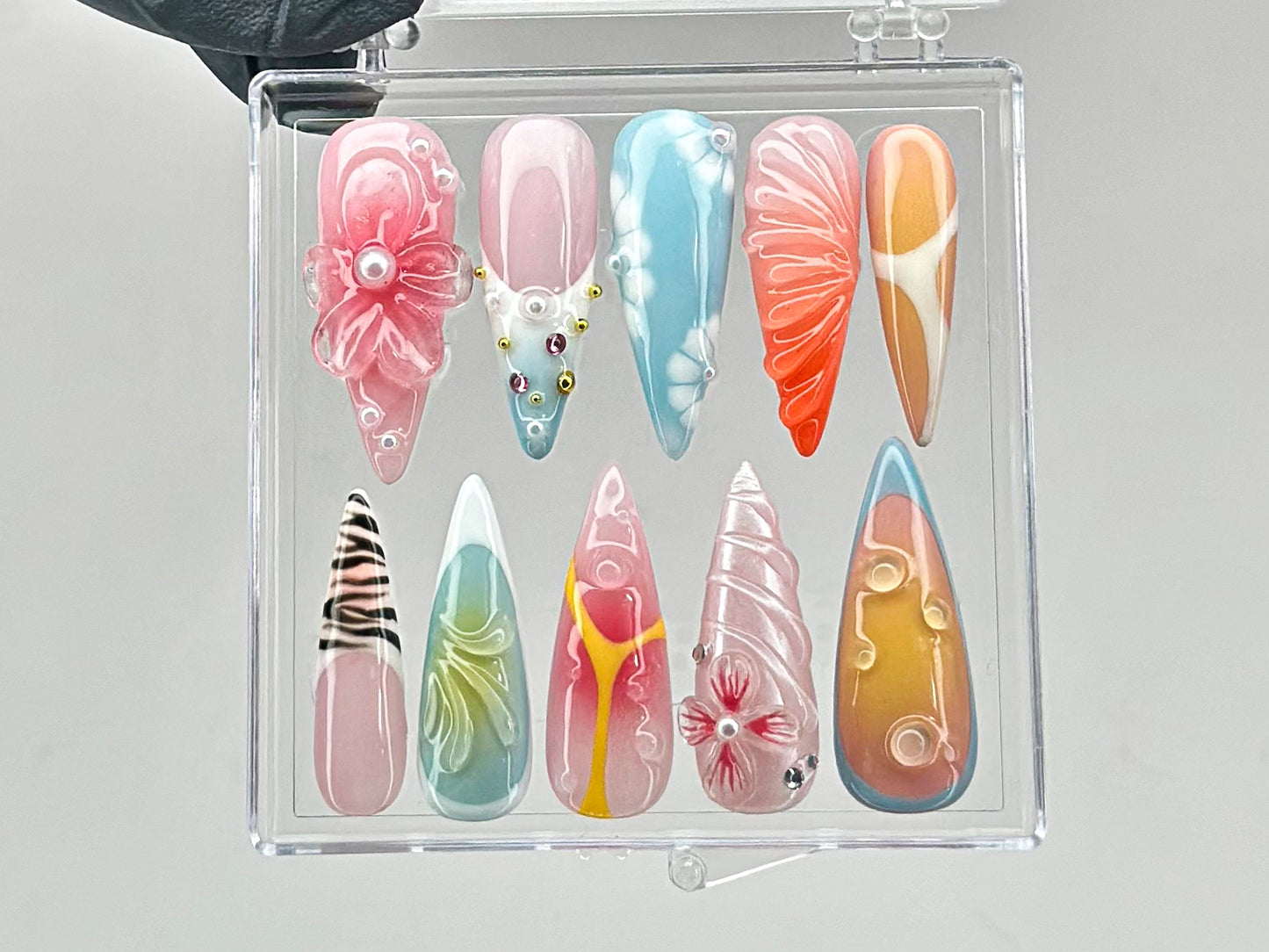 鮮やか フラワー ネイルチップ｜華やか 3Dフラワー On ネイルチップ｜フレンチチップ ネイルアート｜Y2K ネイル｜ドリーミー ネイル for Birthday｜HD550T