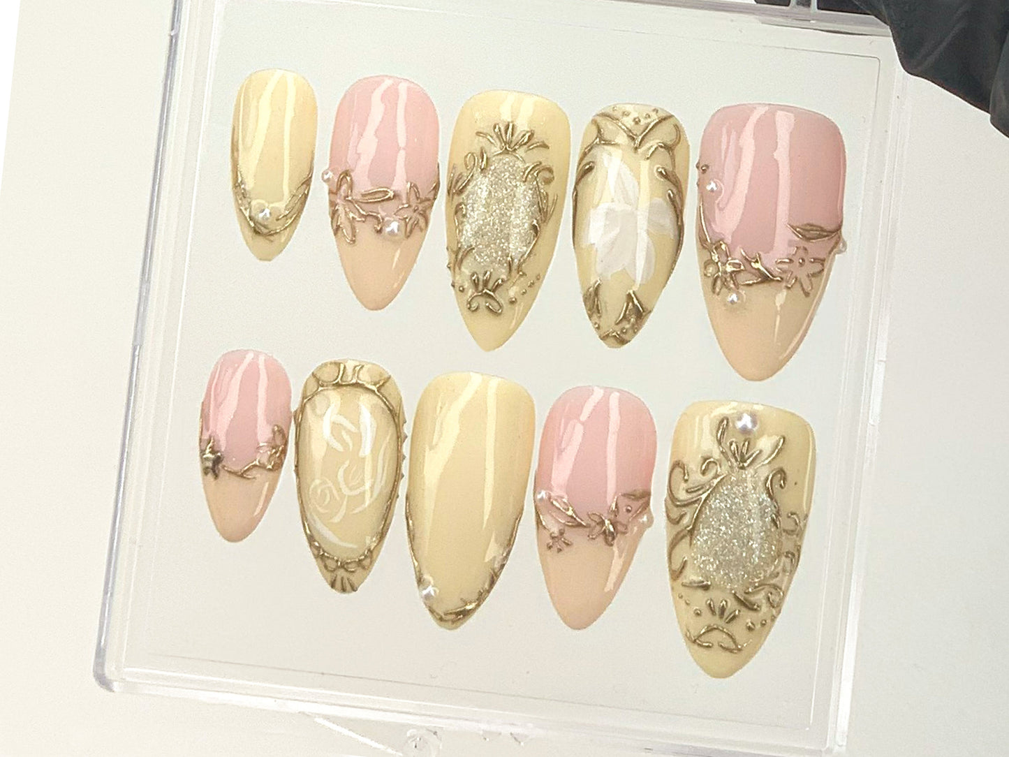 きれいめ ピンク and ゴールド ネイルチップ｜上品 ゴールド and ピンク ネイルチップ｜手描き 3Dフラワー Designs ネイルチップ｜ネイルアート｜HD565Y