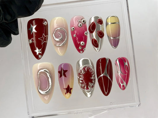 華やか レッド クローム Press On Nail｜ユニーク Y2K 3D ネイルチップ｜ゴシック Swirls Nail Charms｜Dark Freestyle ネイルチップ｜スター｜HD499Y