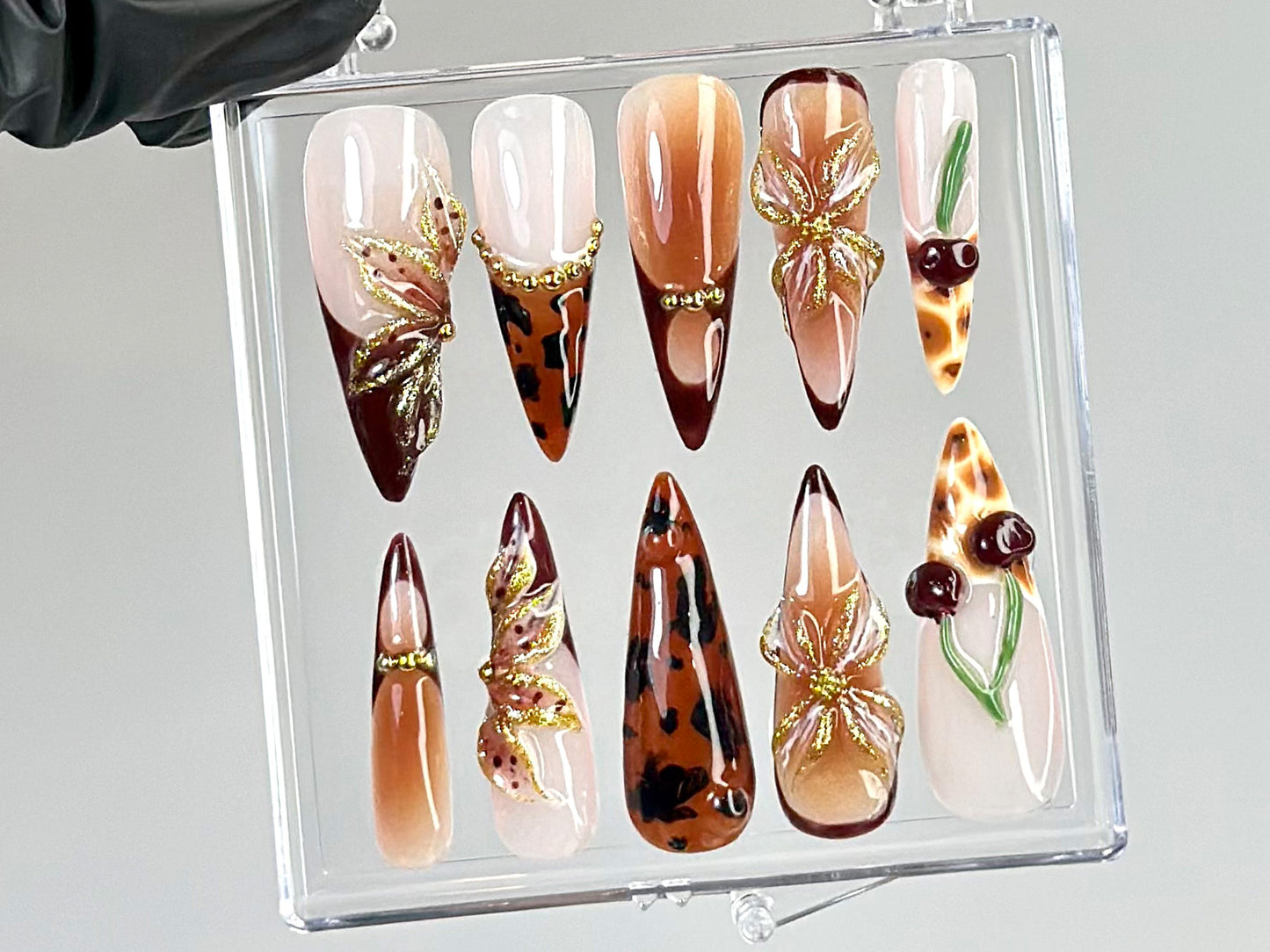 上品 Leopard Print ネイルチップ｜ブラウン & ゴールド バタフライ ネイルチップ｜Wild Animal ネイルアート｜上品 上品 ネイルチップ｜HB758YC