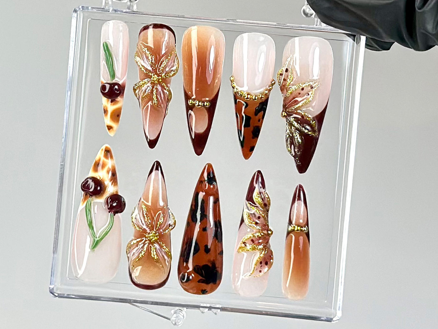 上品 Leopard Print ネイルチップ｜ブラウン & ゴールド バタフライ ネイルチップ｜Wild Animal ネイルアート｜上品 上品 ネイルチップ｜HB758YC