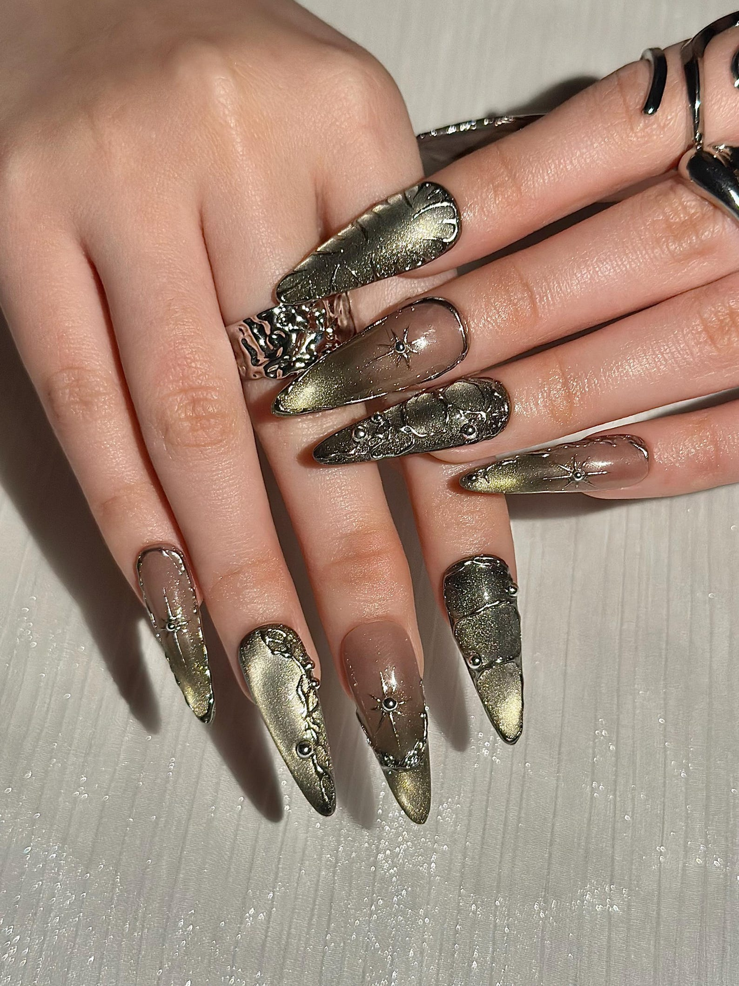 ゴシック Celestial ネイルチップ, Dark キャットアイ Galaxy ネイル with シルバー スター, Edgy Ethereal スティレット ネイル with メタリック Charms, HC1289HC