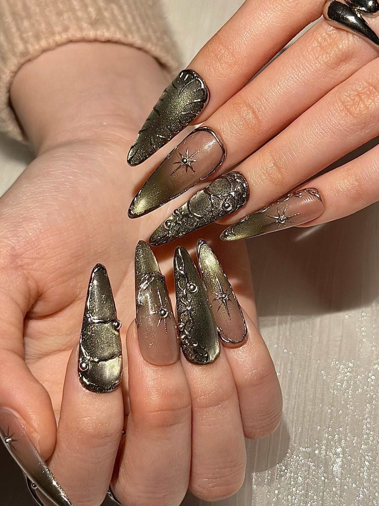 ゴシック Celestial ネイルチップ, Dark キャットアイ Galaxy ネイル with シルバー スター, Edgy Ethereal スティレット ネイル with メタリック Charms, HC1289HC