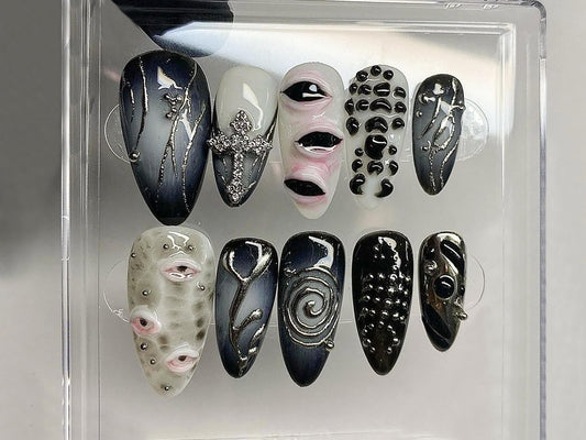 Cool ゴシック・風 ネイルチップ｜Goth Dark ブルー アーモンド ネイル｜3D Gel Nail with Eye Motif｜ハロウィン Handpainted Mysterious｜HD302A