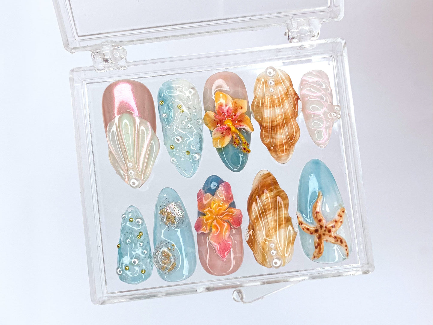 トロピカルビーチ 3D ネイルチップ｜Ocean・風 Designs with フラワー, Seashells, and スターfish｜ハンドメイド ネイルチップ｜HD421SL