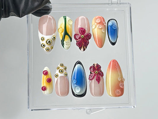 洗練された 夏 ネイルチップ｜Bright グラデーション & フラワー On ネイルチップ｜上品 ゴールド Studs Nail Charms｜3Dフラワー ネイルアート｜HD461TL