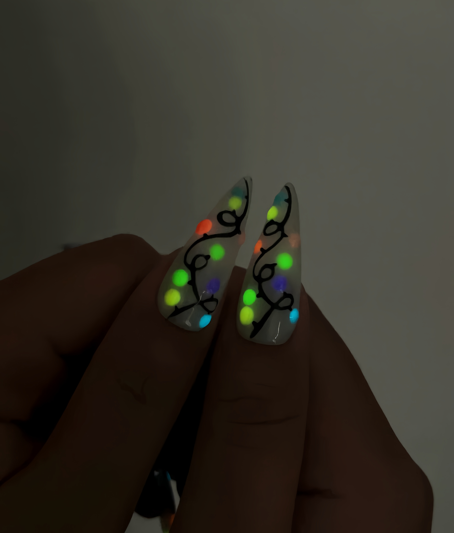 Reaispace クリスマス Light String ネイルチップ｜Colorful ホリデー ネイルアート｜Festive Rainリボン Bulb Design｜Clear Glossy ネイル｜ハンドメイド クリスマス Set