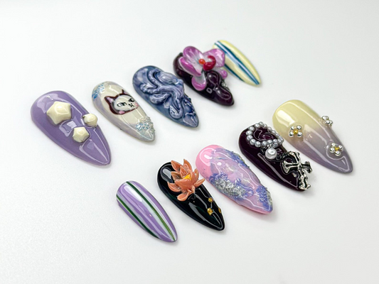 遊び心のある Violet ネイルチップ｜3Dキャット & Orchid ネイルアート｜Abstract Swirl ゴシック パール ネイル｜ハンドメイド ネイルセット｜アーティスティック ネイル｜JB981HC