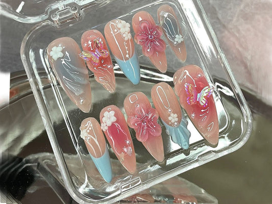 春 Blossom ネイルチップ｜華やか フラワー Acrylic｜上品 フラワー Nail Charm｜Enchanted Garden Nail｜バタフライ Whimsy Nail｜HD475Y