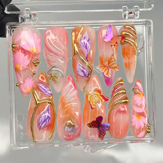 上品 夏 ネイルチップ｜遊び心のある バタフライ ネイルアート｜鮮やか 夏 ネイルチップ｜Glossy オレンジ & ピンク ネイル｜LB1002Y