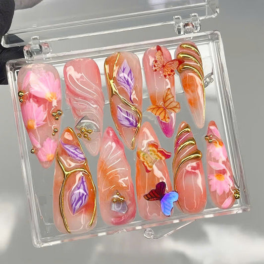 上品 夏 ネイルチップ｜遊び心のある バタフライ ネイルアート｜鮮やか 夏 ネイルチップ｜Glossy オレンジ & ピンク ネイル｜LB1002Y